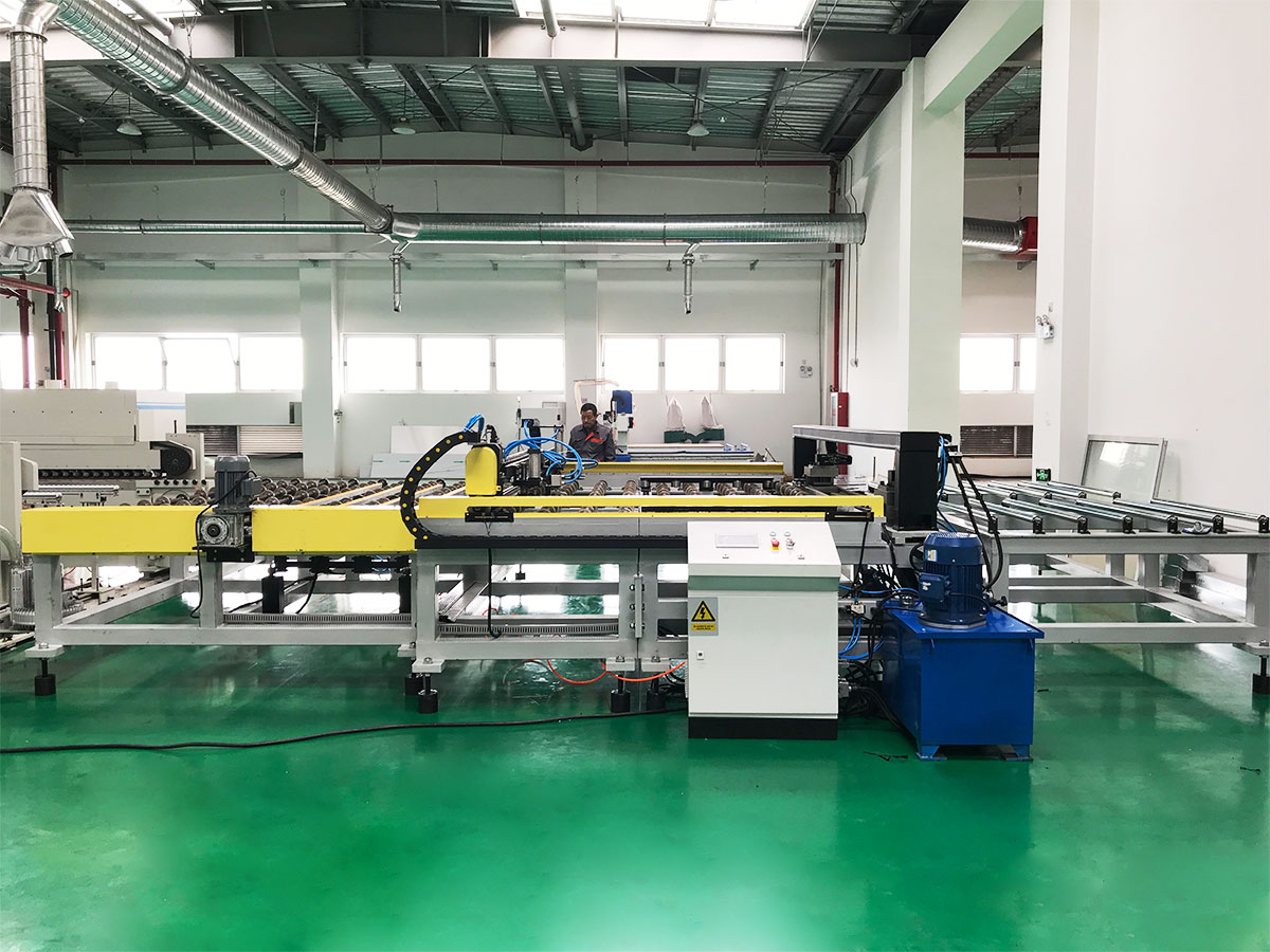 Peralatan/Lini Produksi yang Dibuat Khusus